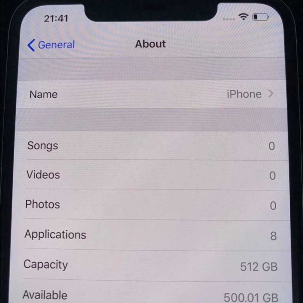 iPhone XS Max 200$ beats solo 150$
